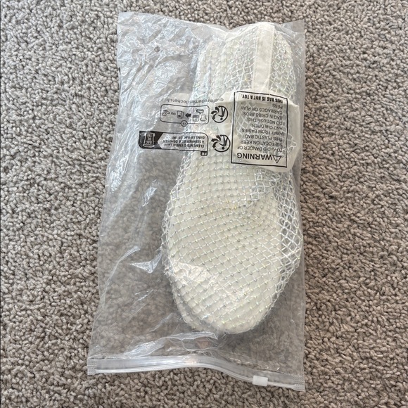 White Mesh And Rhinestone Flat Sandals. Size 42 - Picture 3 of 5